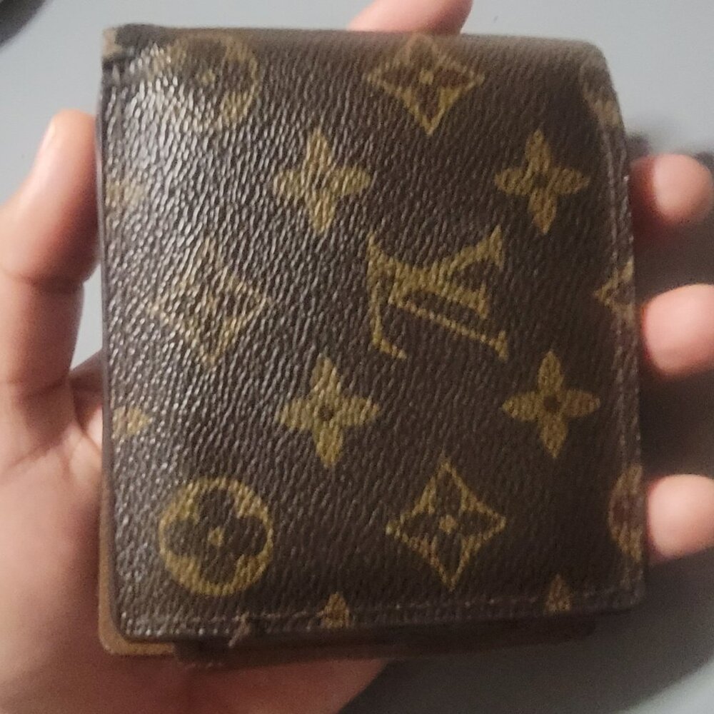 Louis Vuitton Wallet | Authentic Designer